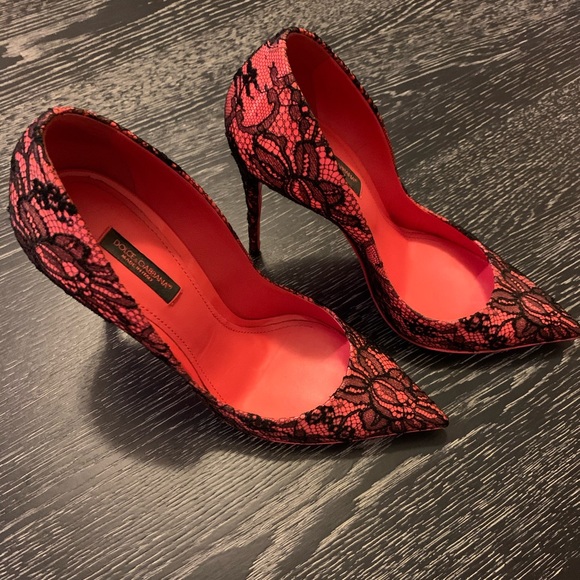 Dolce&Gabbana - Coral with Black Lace Pumps - Picture 2 of 3
